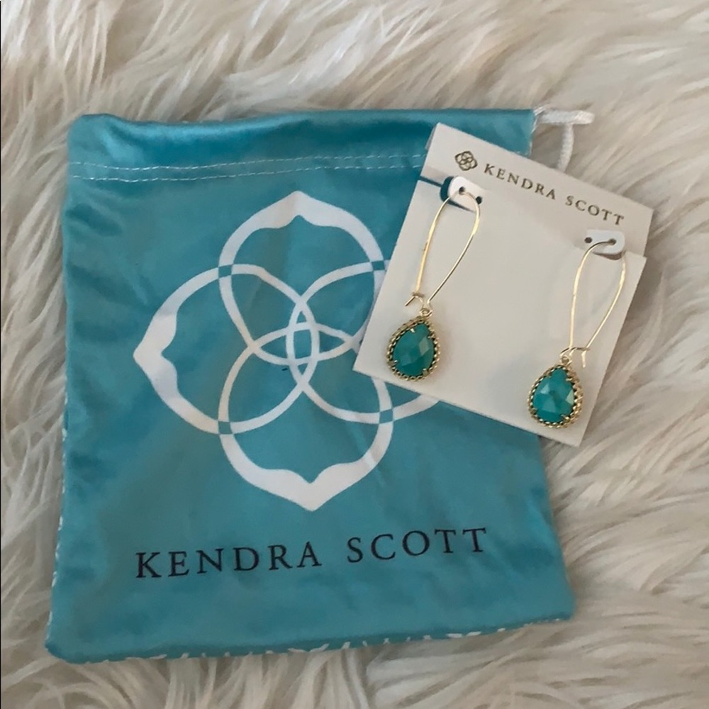 Kendra Scott drop earrings